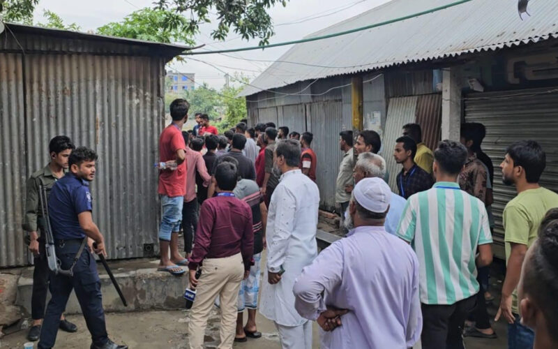 রাঙামাটিতে বাড়ি বাড়ি গিয়ে সাংবাদিকদের ওপর হামলা